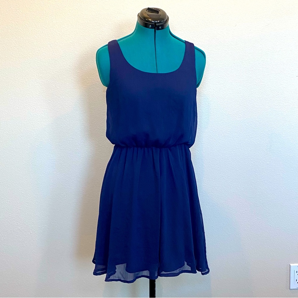Xhilaration Women’s Dress Sleeveless Scoop Neck Flowy Chiffon Like Size M